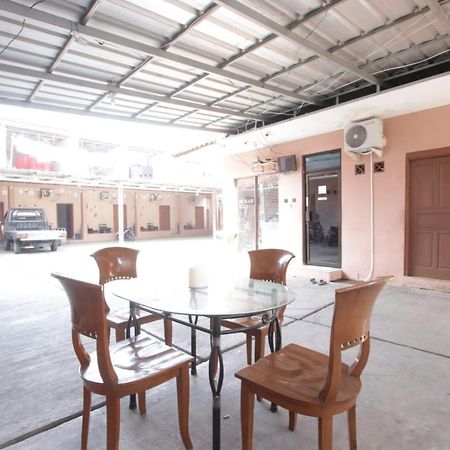 Oyo 91490 Hotel Rumah Kita Сиребон Екстериор снимка