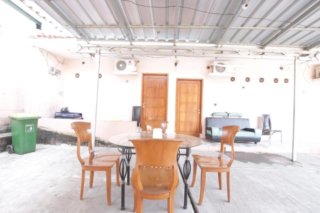 Oyo 91490 Hotel Rumah Kita Сиребон Екстериор снимка