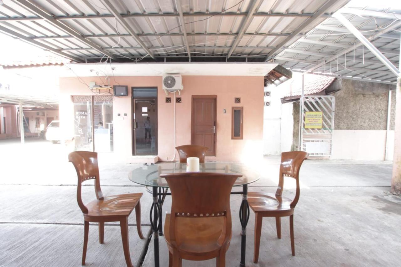 Oyo 91490 Hotel Rumah Kita Сиребон Екстериор снимка