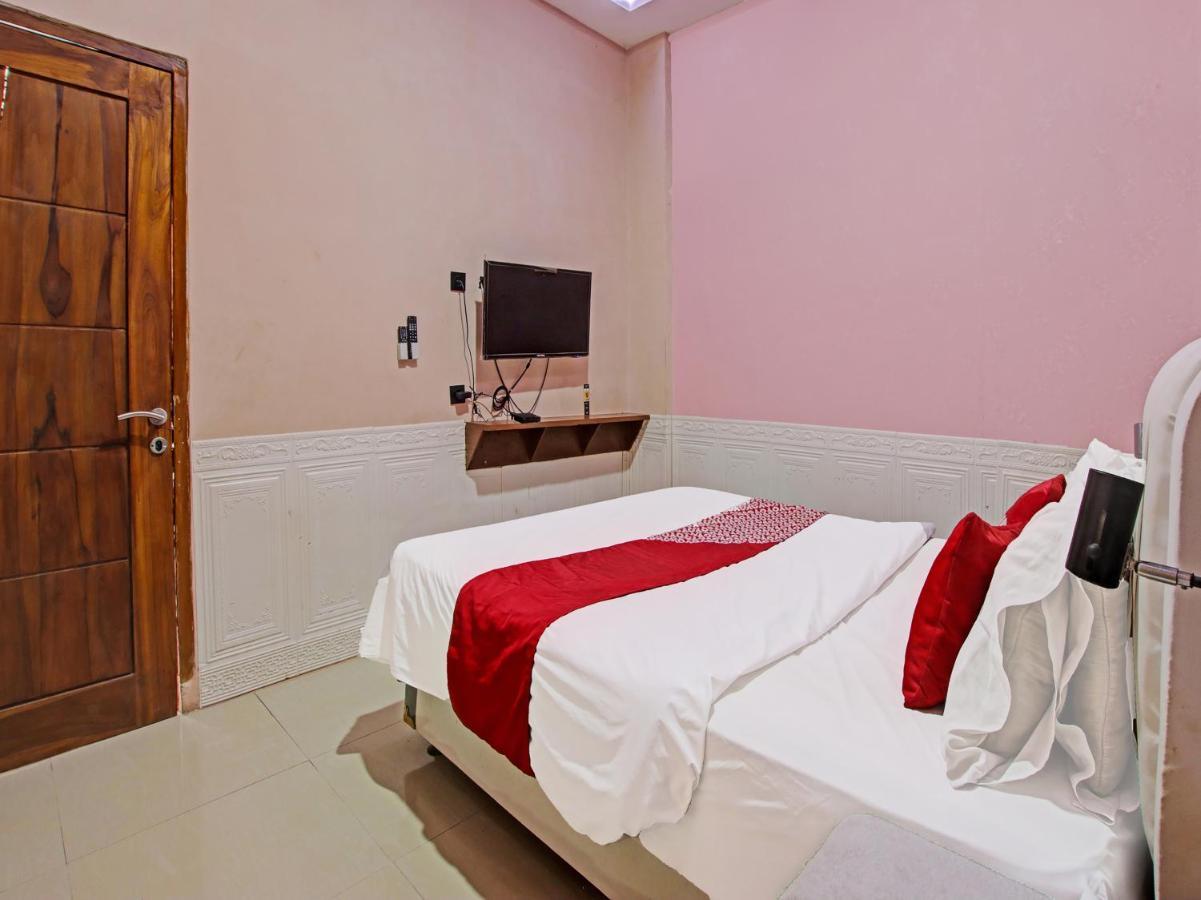 Oyo 91490 Hotel Rumah Kita Сиребон Екстериор снимка