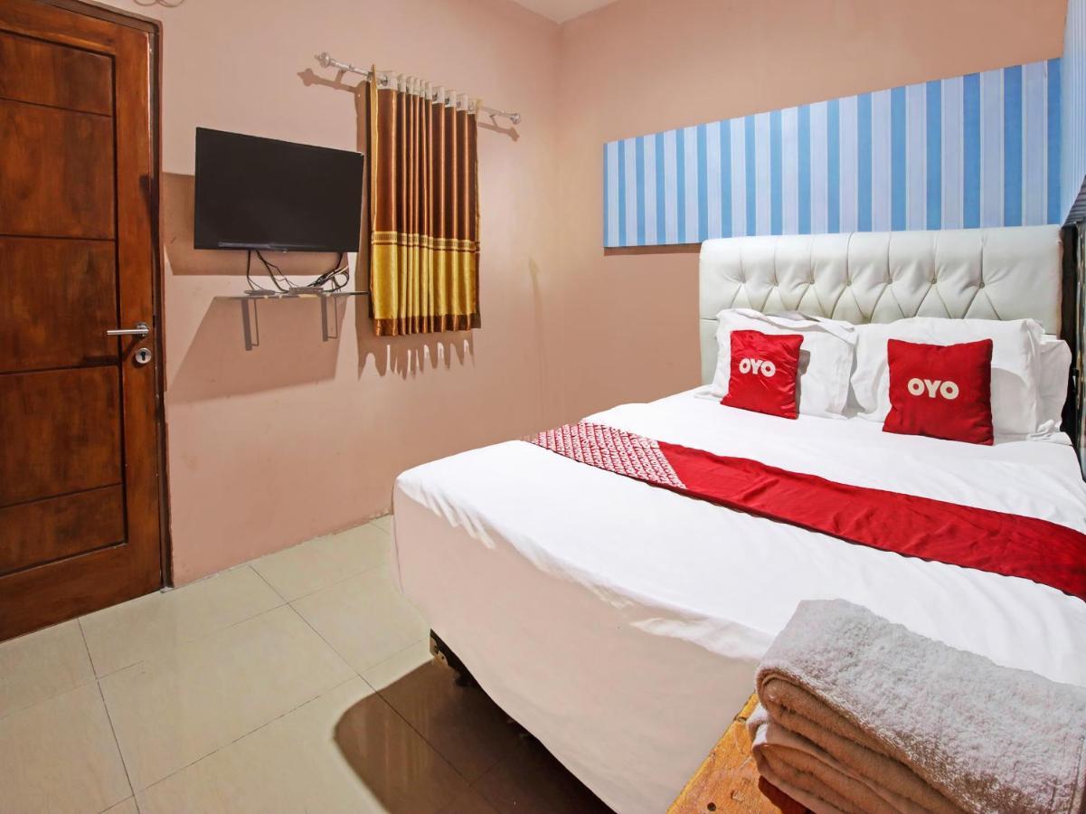 Oyo 91490 Hotel Rumah Kita Сиребон Екстериор снимка